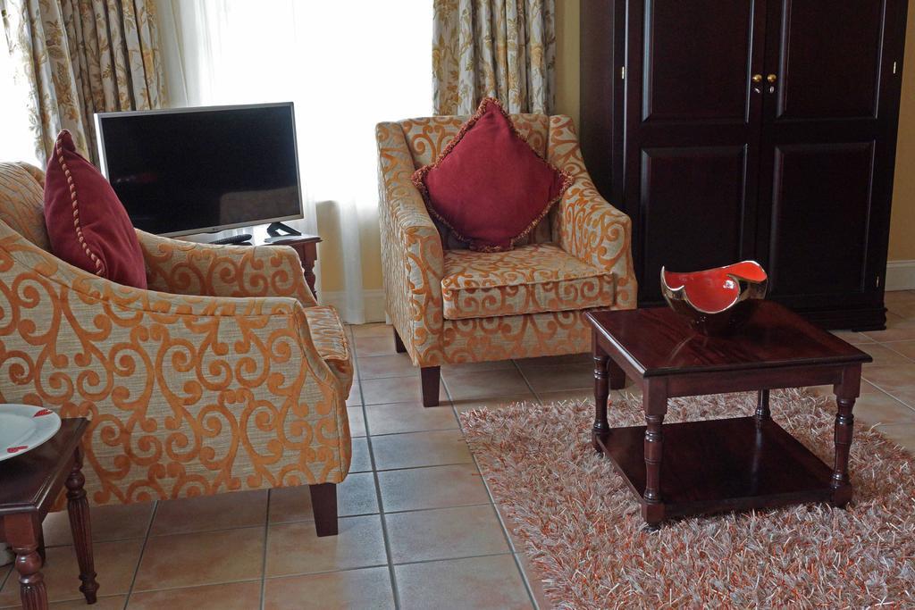 Hôtel Victoria House à Le Cap Extérieur photo