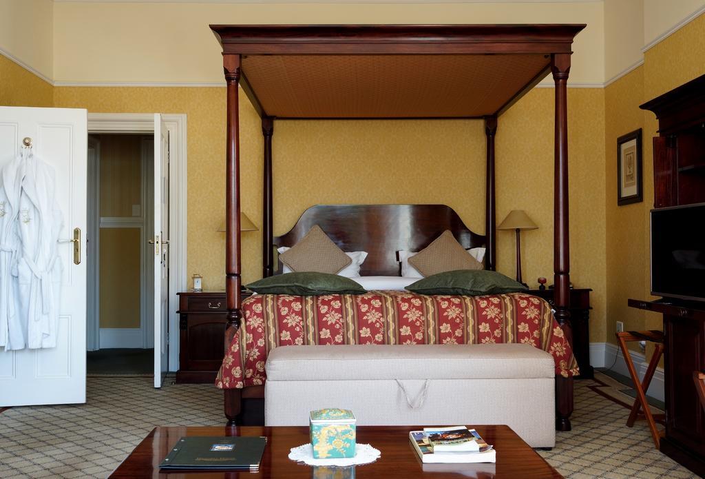 Hôtel Victoria House à Le Cap Extérieur photo