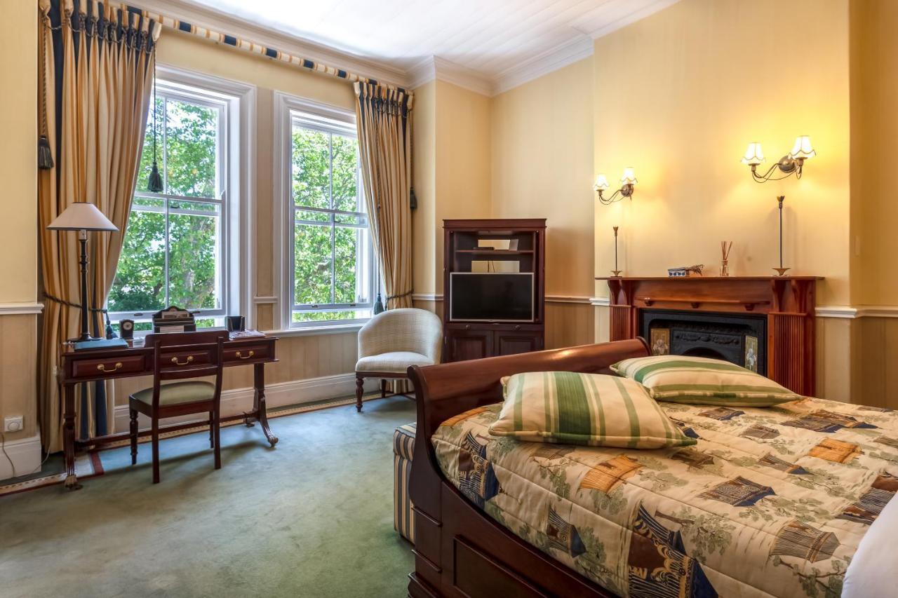Hôtel Victoria House à Le Cap Extérieur photo